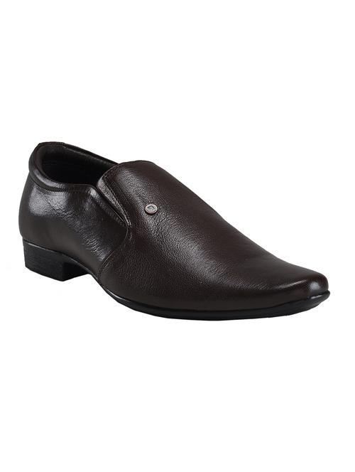 maroon solid slip on shoes - 17912512 - Very Small Image - 1