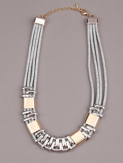 gold metal short necklace - 17927661 - Very Small Image - 1