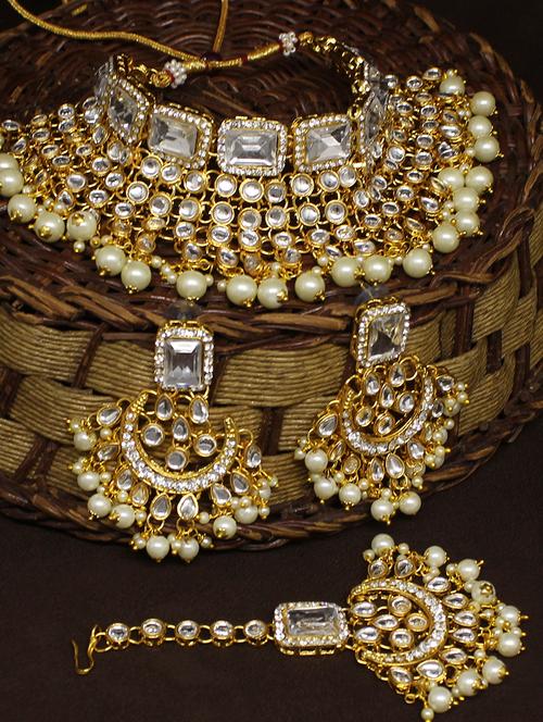 kundan stone work choker necklace earring with maangtikka set - 17934045 - Very Small Image - 1