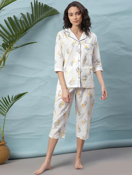 lapel neck printed nightwear capri set - 17954779 - Very Small Image - 1