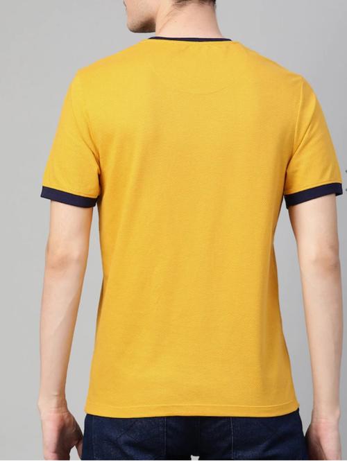 yellow mal tshirt - 17968510 - Very Small Image - 1