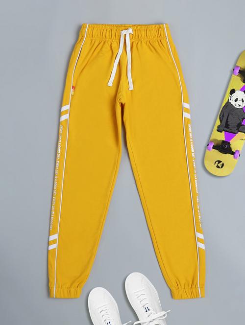 yellow solid sportswear - 17983596 - Very Small Image - 1
