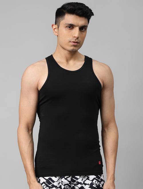 black solid vest - 17997516 - Very Small Image - 1