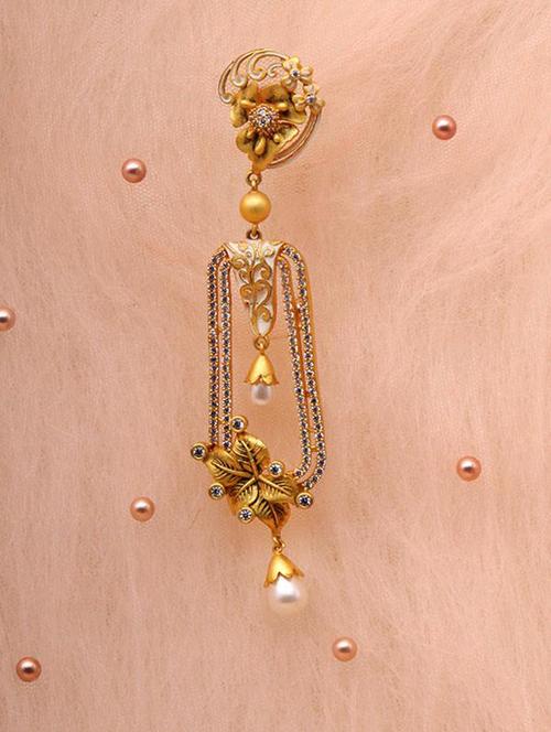 gold floral earring - 18033881 - Very Small Image - 1