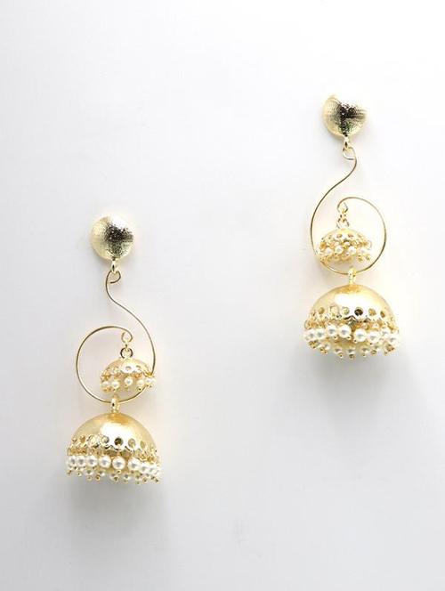 gold textured earring - 18033936 - Very Small Image - 1