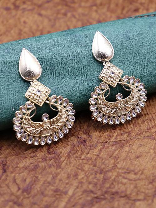 gold textured earring - 18033973 - Very Small Image - 1