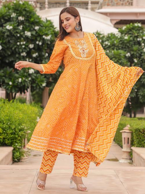 frock pant with dupatta hand work - 18044379 - Very Small Image - 1