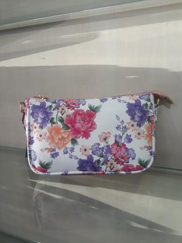 leatherette (pu) white hand bag - 18045810 - Very Small Image - 1