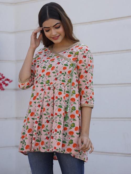 v-neck floral top - 18046189 - Very Small Image - 1