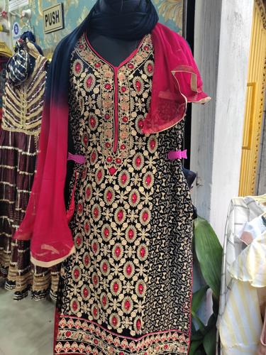 ladies suit - 18050111 - Very Small Image - 1