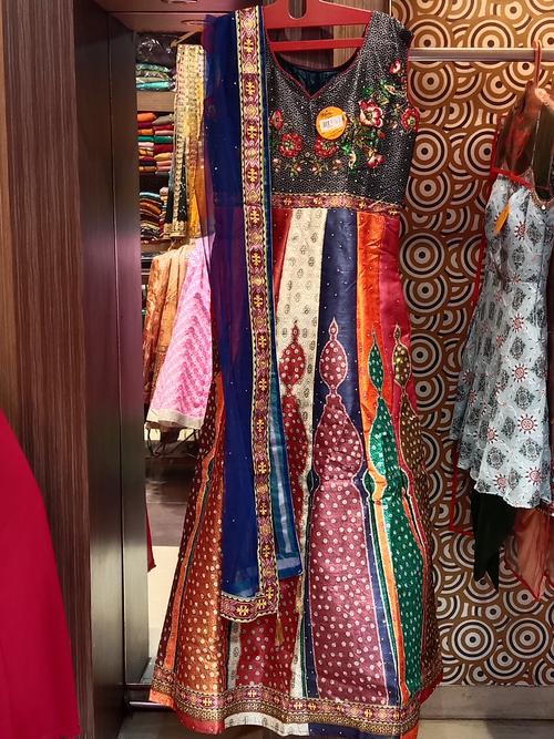 ladies gown with net dupatta multi - 18053262 - Very Small Image - 1
