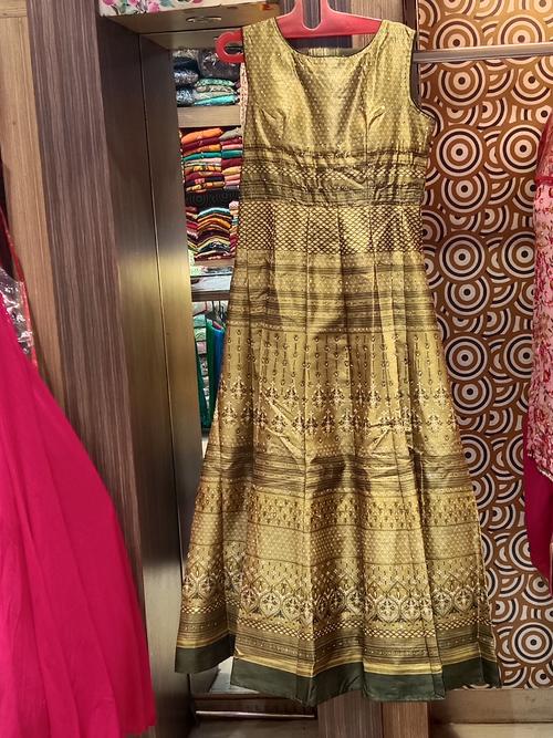 ladies gown woth net dupatta dark - 18053621 - Very Small Image - 1