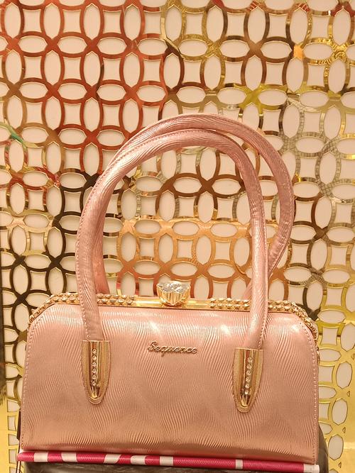 ladies handbag pink colour material pu - 18054558 - Very Small Image - 1