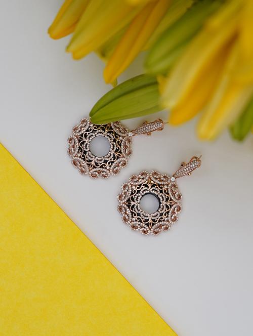 handcrafted silver studs earring - 18058458 - Very Small Image - 1