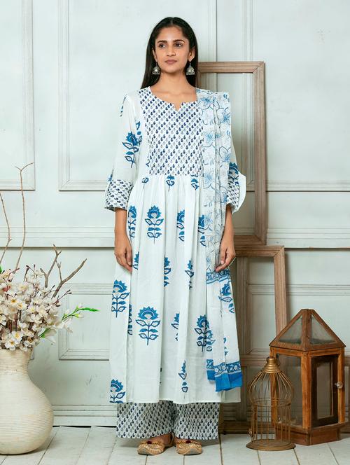 floral kurta palazzo set with dupatta - 18066053 - Very Small Image - 1