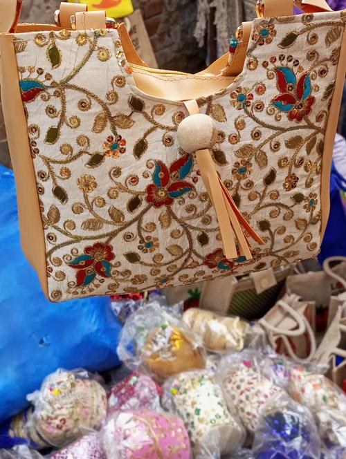 ladies purse - 18066211 - Very Small Image - 1