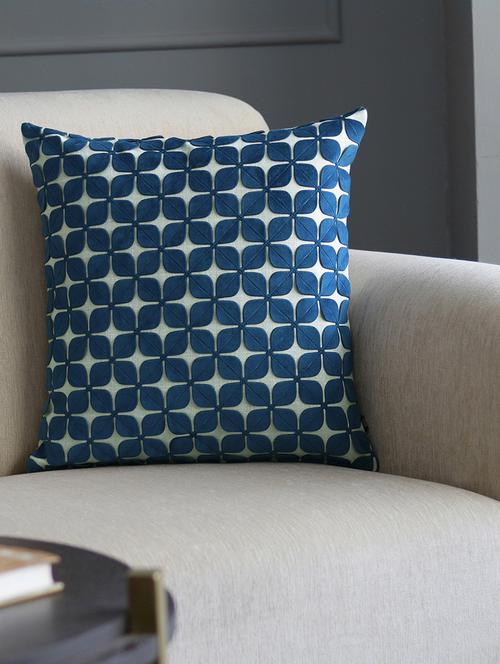 gm 16 x 16" embroidery floral white cushion cover - 18072706 - Very Small Image - 1