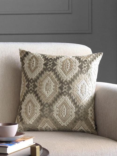 gm 16 x 16" jacquard damask white cushion cover - 18072725 - Very Small Image - 1