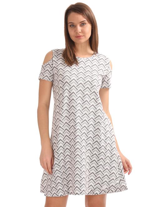 cold shoulder printed dress - 18073569 - Very Small Image - 1