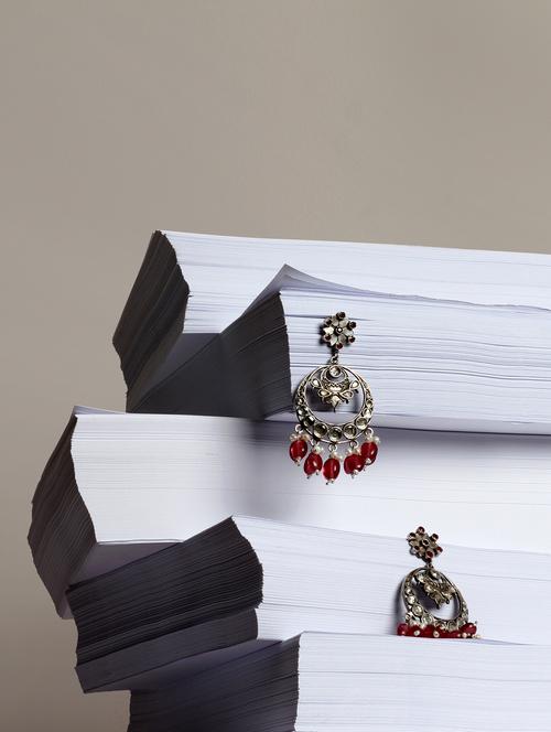 silver studs earring - 18082962 - Very Small Image - 1