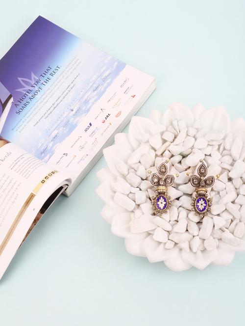 silver studs earring - 18083152 - Very Small Image - 1