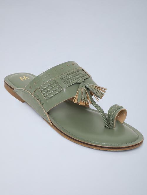 gold one toe sandal - 18083637 - Very Small Image - 1