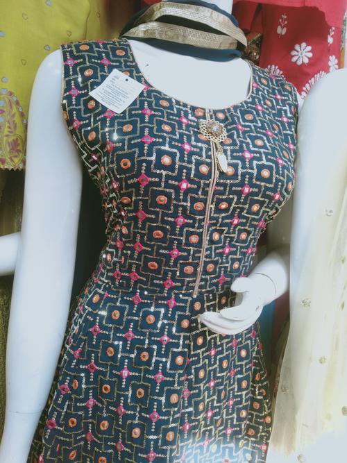 dresses - 18109430 - Very Small Image - 1