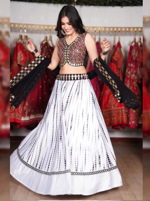 lehenga fabric :- italian silk lehenga - 18112686 - Very Small Image - 1