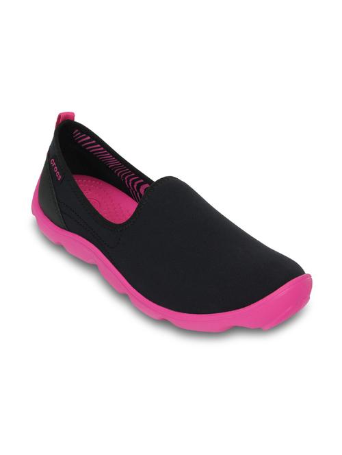 black croslite slip on casual shoes - 18112954 - Very Small Image - 1