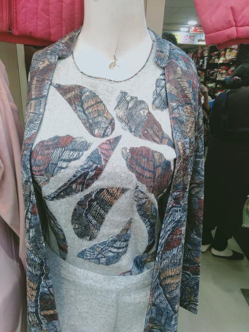 dress - 18113987 - Very Small Image - 1
