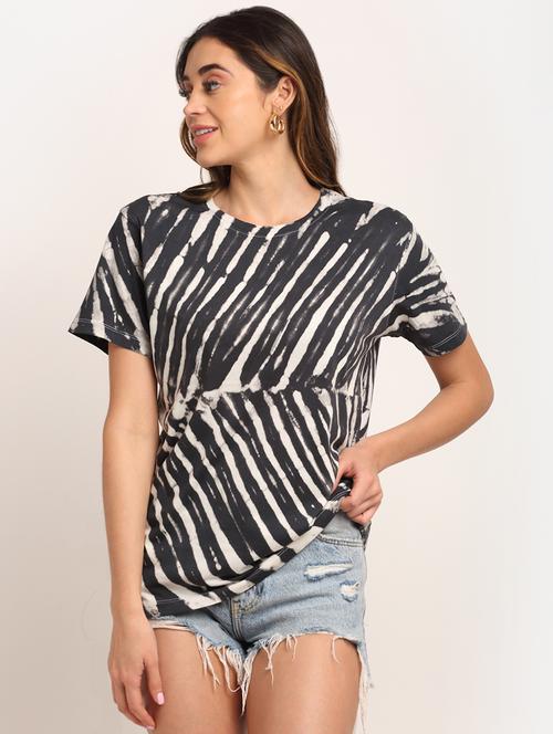 round neck tie & dye tee - 18149296 - Very Small Image - 1