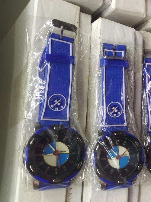 digital hand watch - 18158185 - Very Small Image - 1