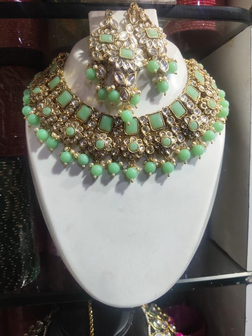 jewellery - 18158618 - Very Small Image - 1