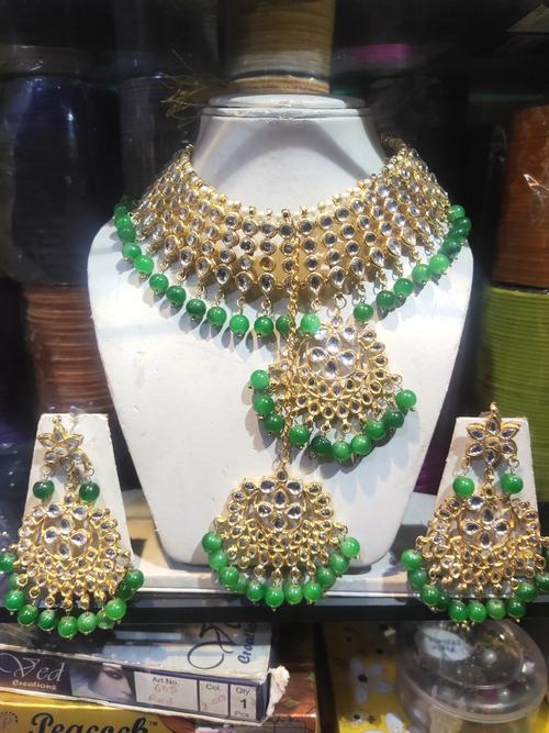 jewellery - 18158648 - Very Small Image - 1