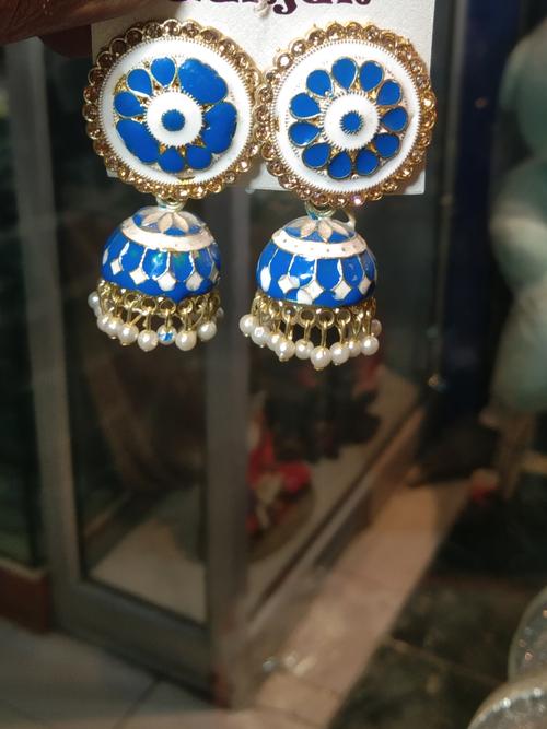 jewellery ear rings - 18165537 - Very Small Image - 1