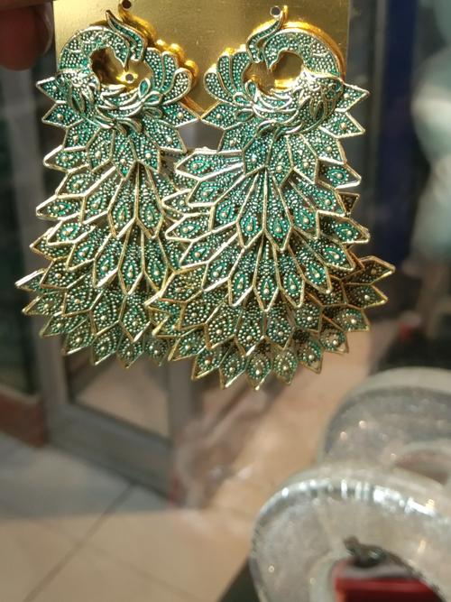 jewellery ear rings - 18165540 - Very Small Image - 1