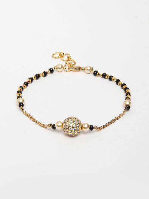 gold metal bangle bracelet - 18177159 - Very Small Image - 1