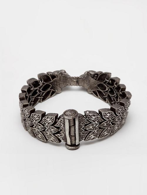 silver metal bangle bracelet - 18177205 - Very Small Image - 1