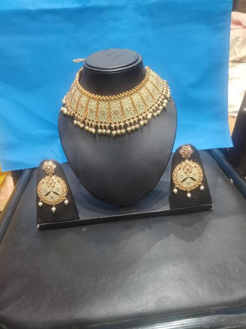 ladies neckless set golden color - 18178264 - Very Small Image - 1