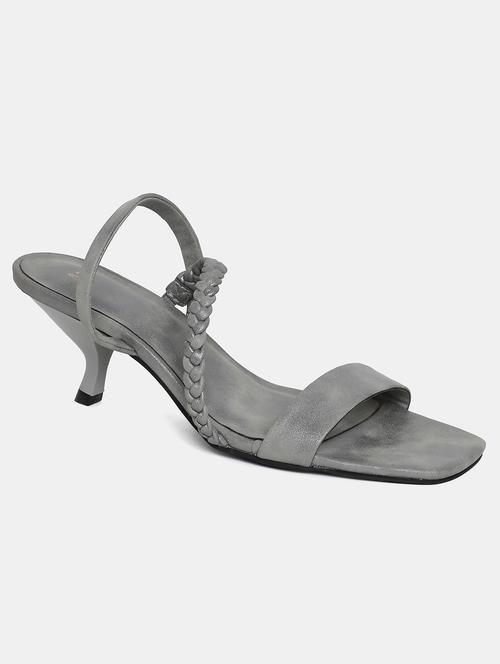 grey back strap sandal - 18179028 - Very Small Image - 1