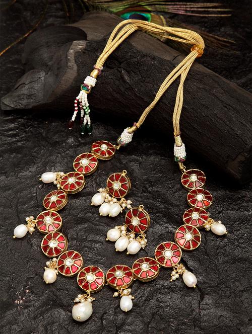 red silver necklaces and earring - 18179537 - Very Small Image - 1