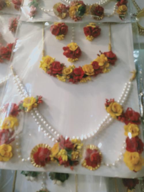 flowers jwellery - 18181289 - Very Small Image - 1