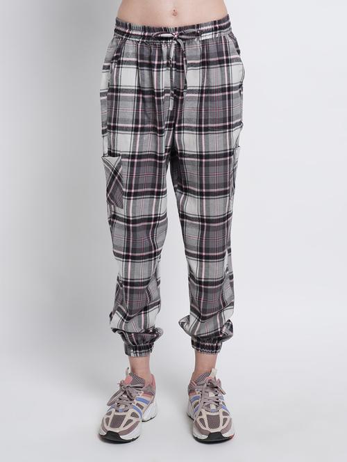 drawstring waist checkered jogger - 18181388 - Very Small Image - 1