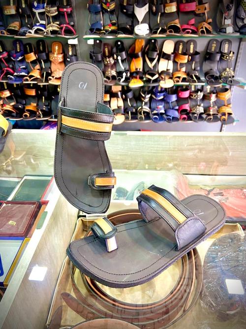 leather chappal - 18182886 - Very Small Image - 1
