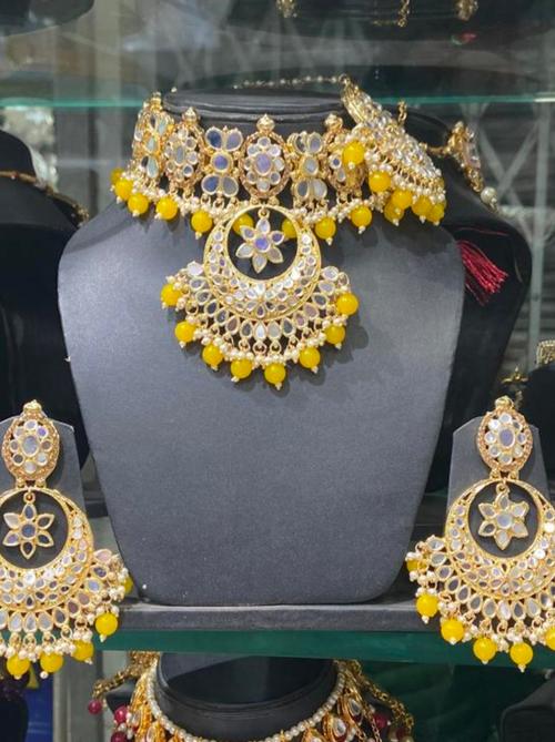 ladies neckless - 18184765 - Very Small Image - 1