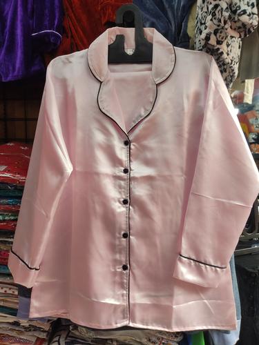 ladies sat in night wear set - 18185349 - Very Small Image - 1