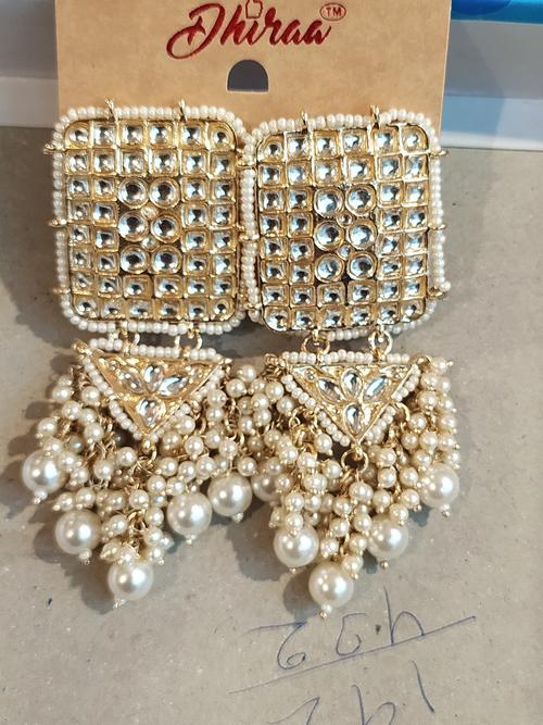 earrings color gold - 18188813 - Very Small Image - 1
