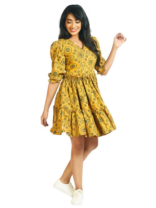 v-neck printed flared dress - 18189280 - Very Small Image - 1