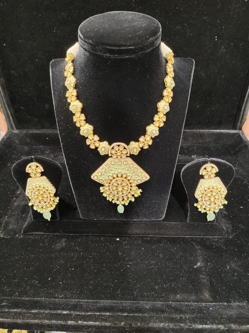 ladies necklaces and earrings set gold - 18189995 - Very Small Image - 1