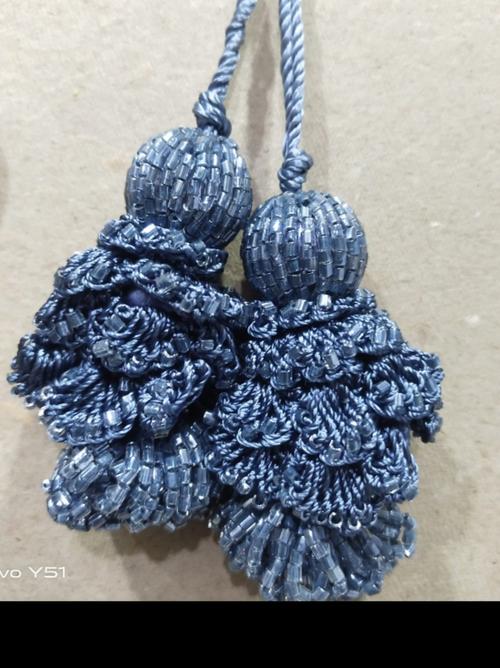 hanging latken - 18196137 - Very Small Image - 1